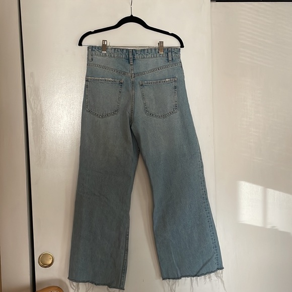 Zara ripped light wash jeans - Picture 6 of 6